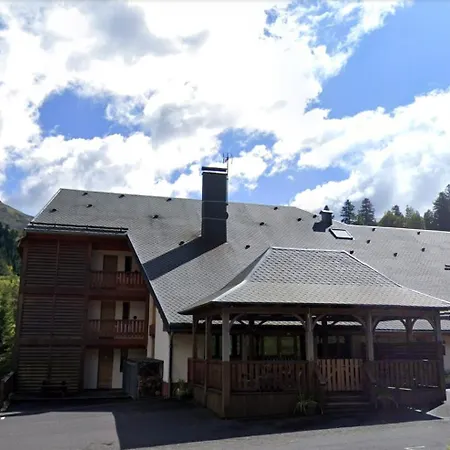 Cosy Au Lioran - Vue Montagne, Lit Queen, Parking Prive - Menage Inclus *